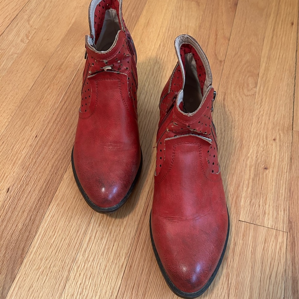 Red short cowboy style low booties